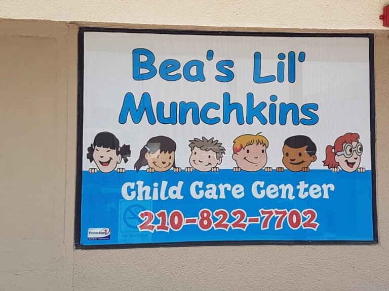 Bea's, window lettering, perforated vinyl (2)